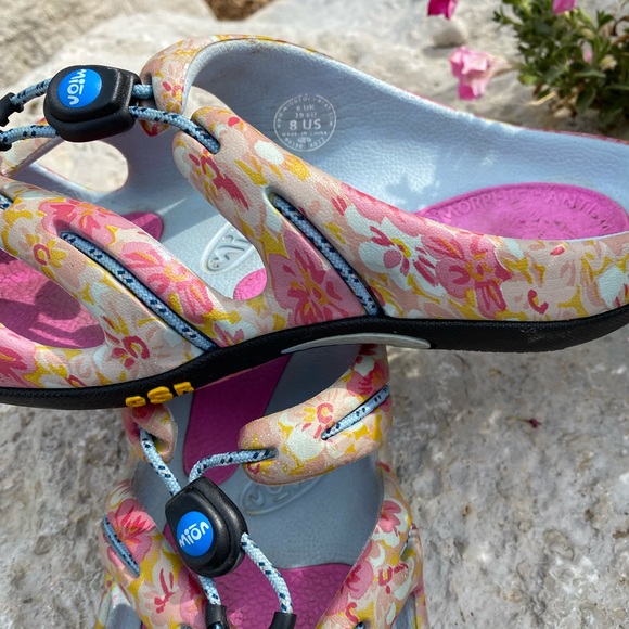 Mion GSR sandals- now Keen - Picture 2 of 2